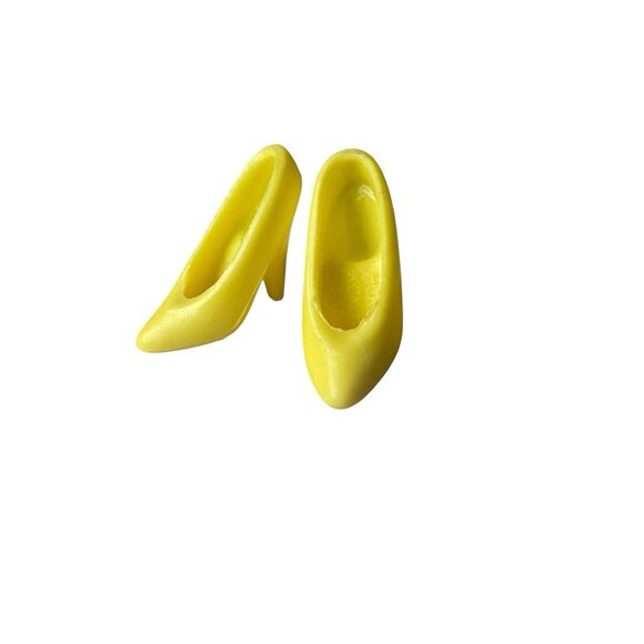 Vintage Yellow Barbie Skinny Heels Pumps Shoes Hong Kong - Picture 1 of 8